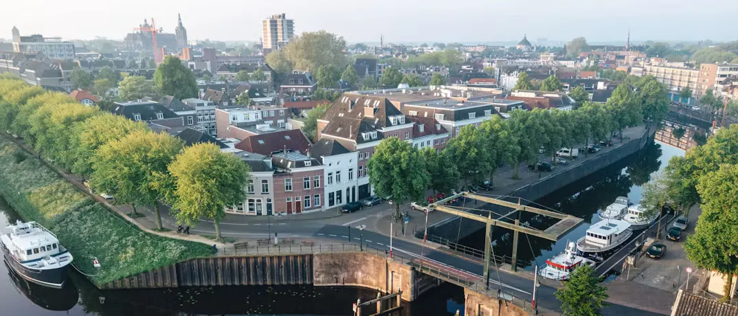 Luchtfoto van de binnenstad van Den Bosch met de Dieze